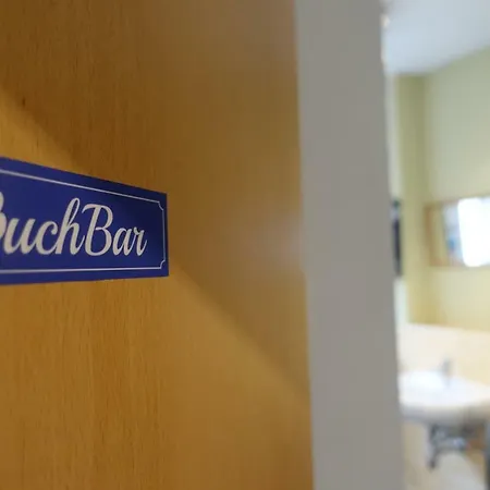 ホームステイ Buchbar